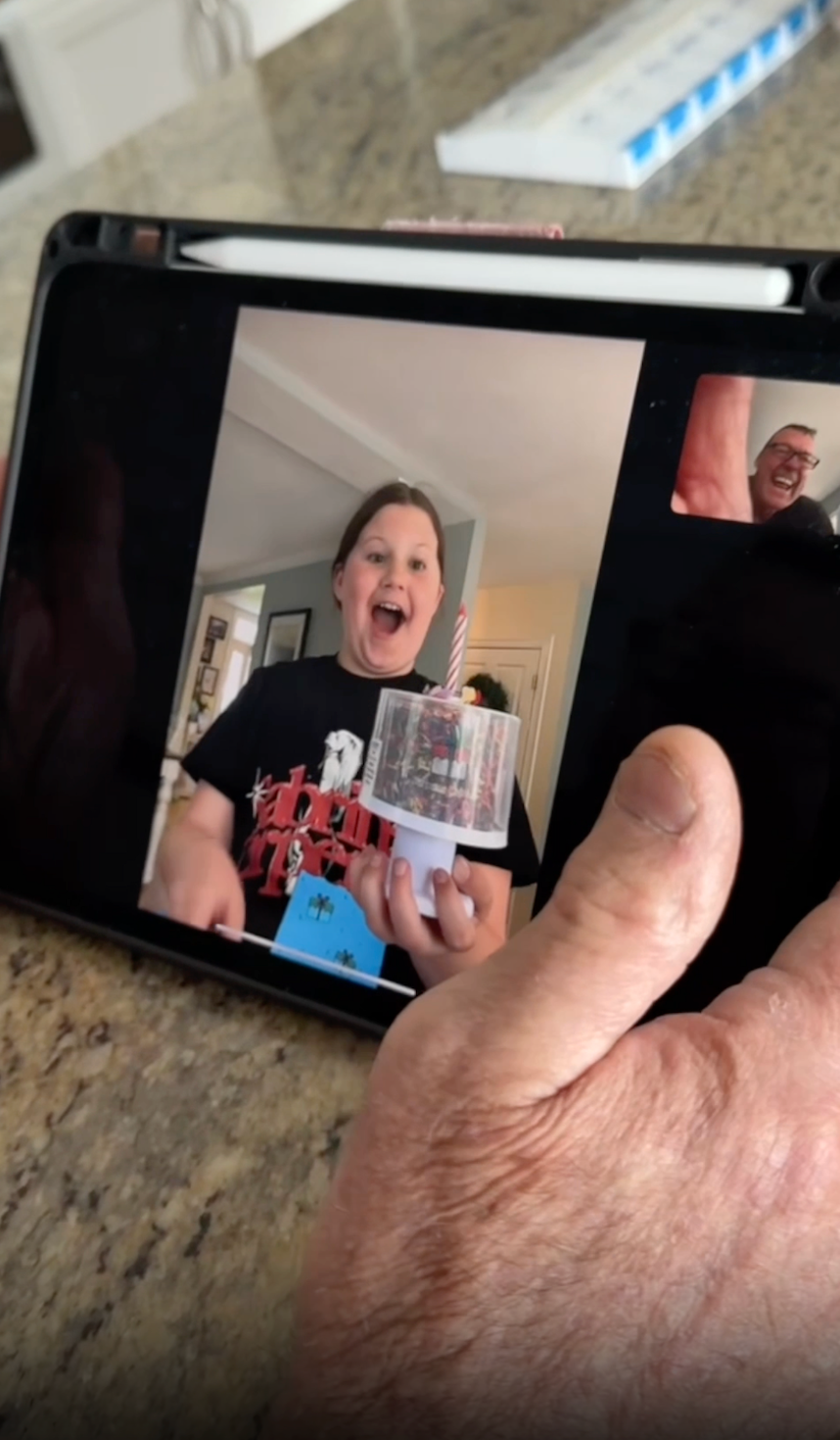 <p><strong>Real Cake. Real Reviews.</strong></p>